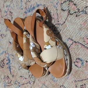 Chloe Runway Floral Canvas Sandas Espidrille, 41